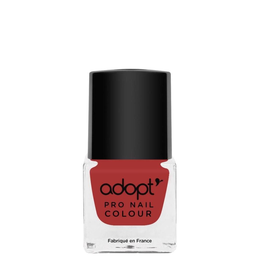 Make-Up Adopt Nail Polish | Pro Nail Colour